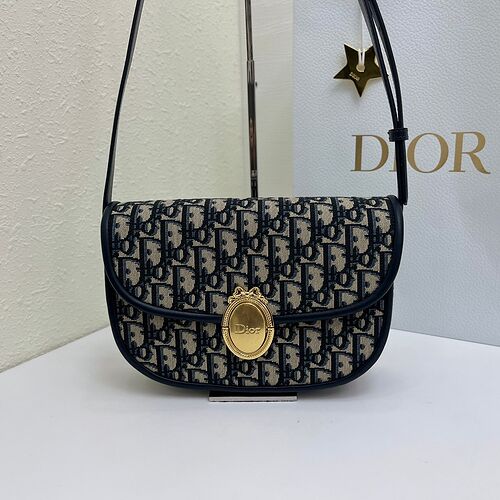 Dior Medium Dior Medaillon Flap Bag M3922 23 x 16 x 6.5 cm cheap designer bag