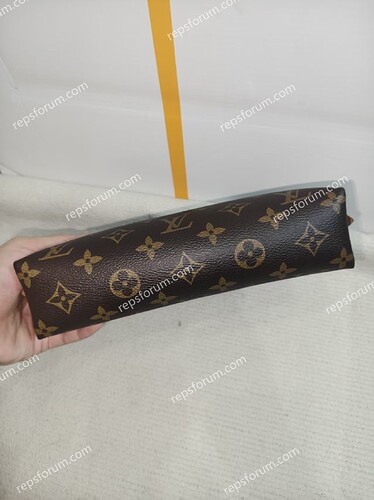 LV Cosmetic Pouch GM-5