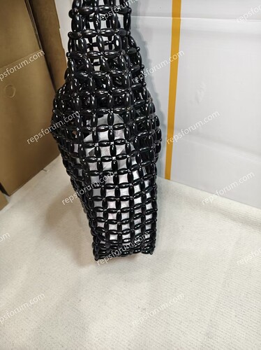 YSL supple bucket in wood beads-4