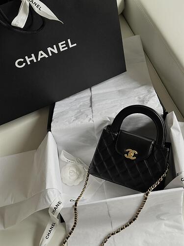 Chanel Shiny Aged Calfskin Quilted Nano Kelly Shopper Black AS4416 19 × 13 × 6cm cheap designer bag