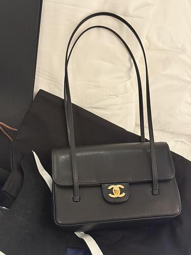 Chanel Small Flap Bag AS6130 15 x 22 x 7cm cheap designer bag