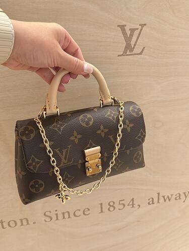 Louis Vuitton Micro Métis M22469 14 × 11 × 3.5 cm cheap designer bag
