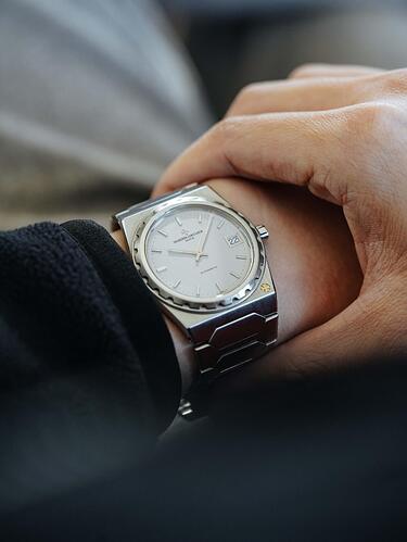 Vacheron Constantin 222 integrated bracelet watch