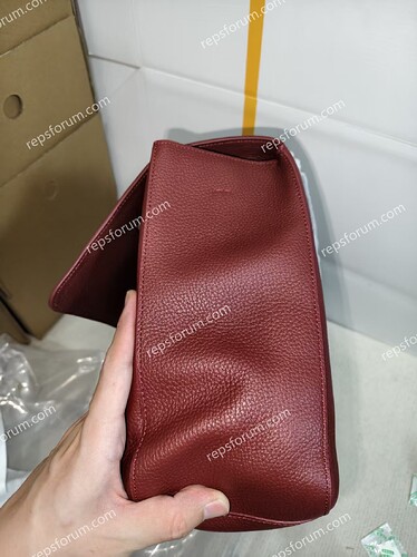 CHANEL Maxi Flapbag-4