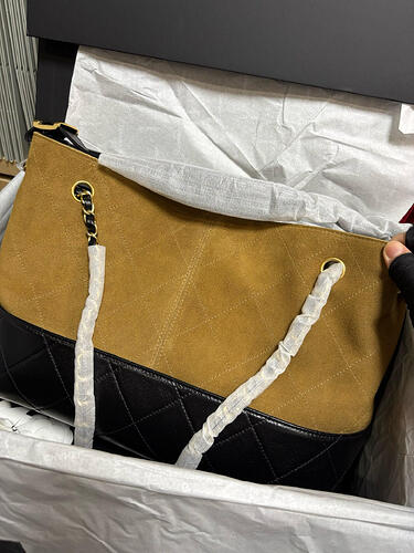 Chanel 25A Hobo Tote bag AS5634 36 × 14 × 24 cm cheap designer bag
